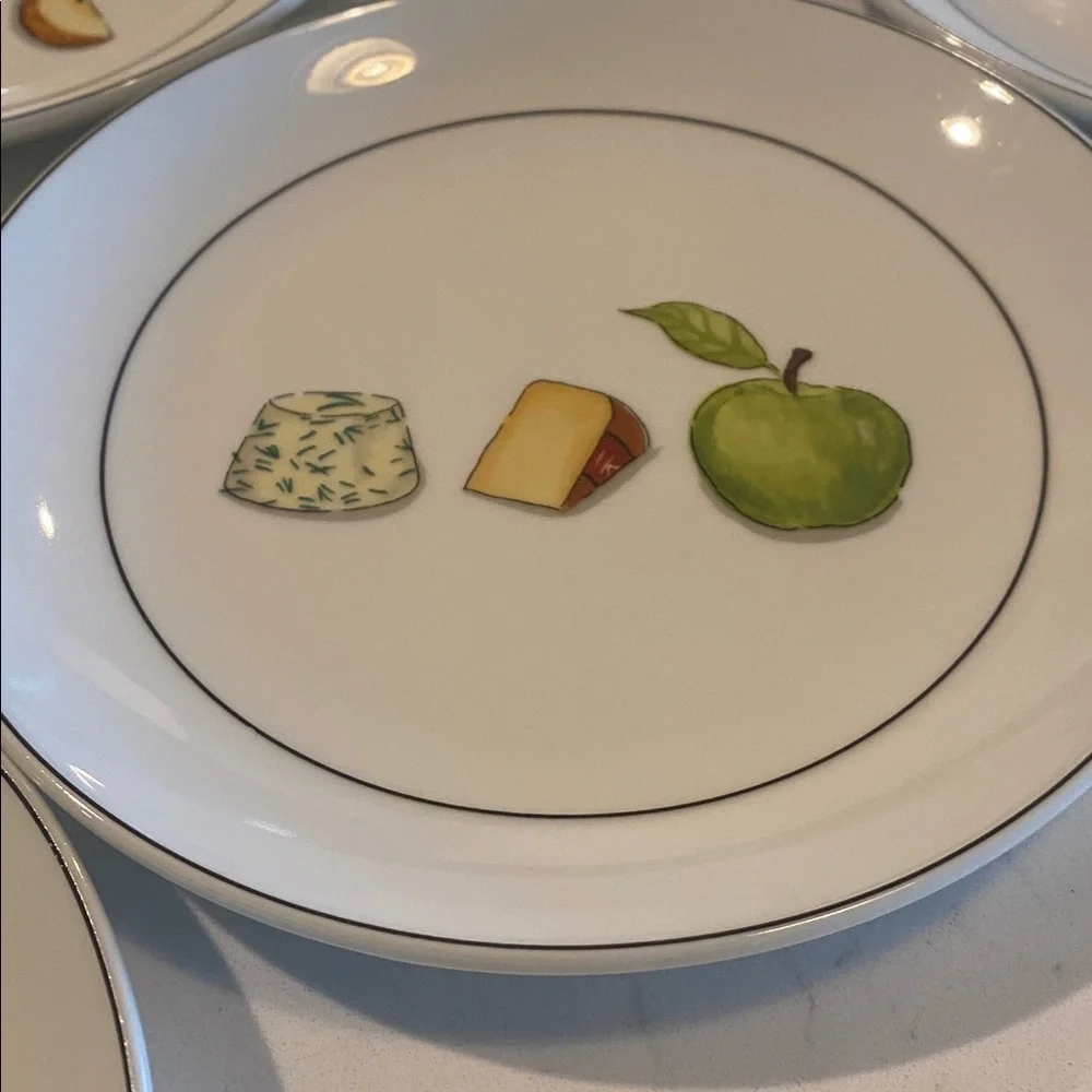 In Original Case Crate & Barrel Nancy Green Fruit Fromage Appetizer Plates Set 6
